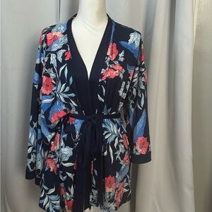 Linea Donatella Robe and Shorts Set. Size XL. Floral Pattern. Worn only once.